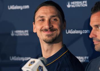 فيورنتينا يتواصل مع وكيل إبراهيموفيتش لضم زلاتان في يناير