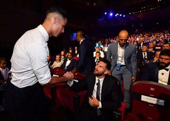 ميسي يرفض دعوة رونالدو ويؤكد مستمر مع أفضل نادي في العالم ولا أحب التحدث عن نفسي