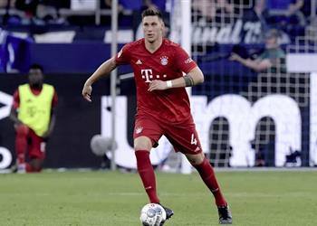 إصابة قوية تضرب مدافع بايرن ميونح أمام أوجسبورج في الدوري الألماني