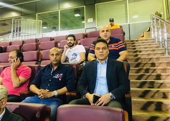 البدري وجهازه المعاون في منتخب مصر يحضرون مباراة الزمالك والمقاولون