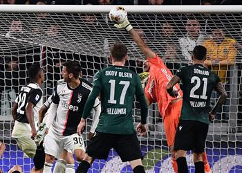 بعد تصديه الخرافي أمام بولونيا وكيل بوفون عاد ليوفنتوس لهذا السبب ويريد الاستمرار