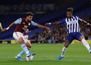 حارس إنجلترا السابق تريزيجيه لاعب يؤثر إيجابي ا على أداء أستون فيلا في مباريات الدوري الإنجليزي