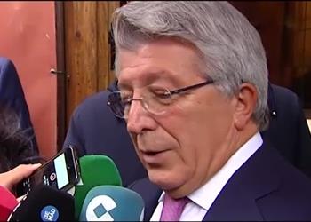 رئيس أتلتيكو مدريد يوضح حقيقة اتفاقهم مع برشلونة حول غلق قضية جريزمان