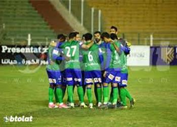 سيارات الأجرة تنقذ الموقف تأجيل انطلاق مباراة مصر المقاصة ودجلة 20 دقيقة