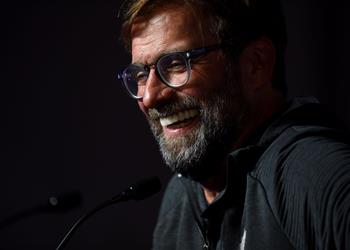 كلوب يكشف سبب غياب أرنولد وماتيب عن مواجهة جينك ويؤكد أليسون سيشارك