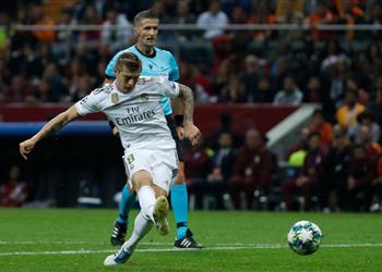 توني كروس الانتصار ضد جالطة سراي بوابة العبور لدور الـ16