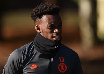 كالوم هودسون يصنع التاريخ مع تشيلسي ضد أياكس