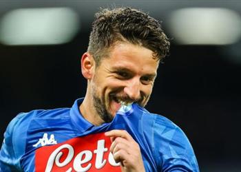 ميرتنز يعادل مارادونا وهالاند يكرر إنجاز كريم بنزيما في صدام نابولي مع سالزبورج