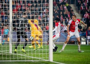 استمرار صيام لويس سواريز ضمن أبرز الأرقام القياسية في فوز برشلونة على سلافيا براج