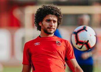 الطبيب الألماني يؤكد إصابة محمد محمود بالصليبي ويكشف مدة غيابه عن الأهلي