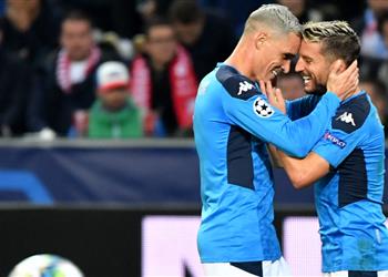 نجم نابولي يكسر رقم مارادونا بعد هدفيه أمام سالزبورج