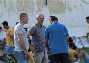 رئيس الإسماعيلي يمنح مدرب الدراويش ومعاونيه إجازة