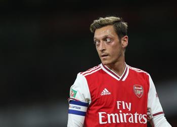 سكولز ينصح مانشستر يونايتد بالتعاقد مع أوزيل