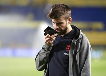 بيكيه يتلقى 7000 رسالة بعد نشر رقم هاتفه عبر إنستجرام