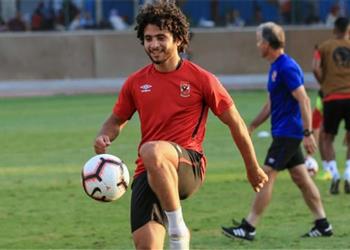 فايلر يؤازر محمد محمود قبل سفره إلى ألمانيا لإجراء الصليبي