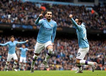 في حضور تريزيجيه فيديو مانشستر سيتي يهزم أستون فيلا بثلاثية ويضغط على ليفربول في الدوري الإنجليزي