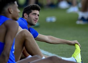 استعدادا لمواجهة بلد الوليد روبيرتو يعود لتدريبات برشلونة واستمرار غياب أومتيتي