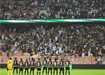 اتحاد جدة ينفي التفاوض مع مدرب الأهلي السابق