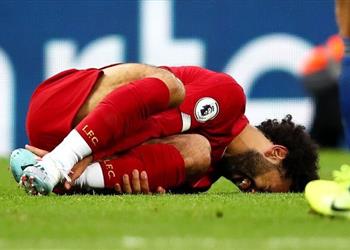 بالفيديو محمد صلاح يخرج مصاب ا أمام توتنهام
