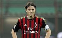 رسميا ميلان ينجح في تجديد عقد مونتيليفو وأنتونيلي