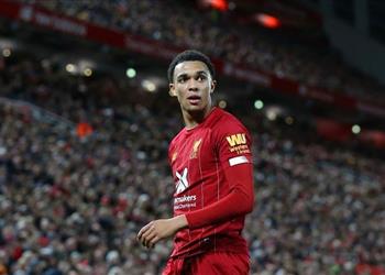 نيفيل بعد فوز ليفربول أمام توتنهام أرنولد يحتاج إلى ذلك الأمر إذا أراد أن يصبح ظهير ا عالمي ا