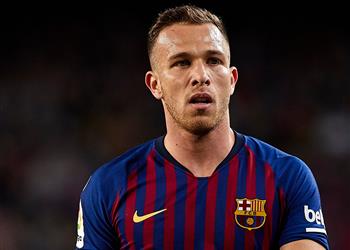 ماركا تكشف سبب استبعاد آرثر عن مباراة برشلونة وبلد الوليد