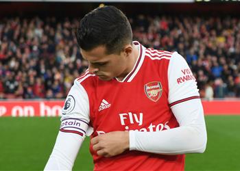 الاتحاد السويسري يدعم تشاكا بعد أزمته مع جماهير آرسنال