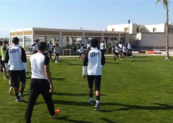 صور منتخب مصر الأولمبي يخوض مرانا قويا في العين السخنة استعدادا لأمم إفريقيا