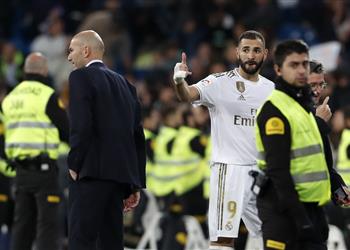 بنزيما المنبوذ يكسب قلوب جماهير برنابيو بهاتريك