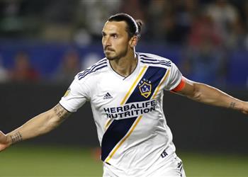 بعد إثارته للتكهنات إبراهيموفيتش يكشف حقيقة عودته للدوري الإسباني