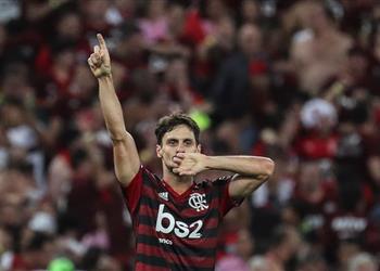 مدافع فلامينجو يدخل دائرة اهتمامات برشلونة