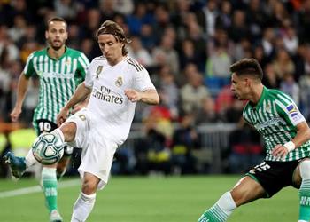 فيديو ريال مدريد يفشل في الانفراد بصدارة الليجا بعد تعادل مخيب مع ريال بيتيس