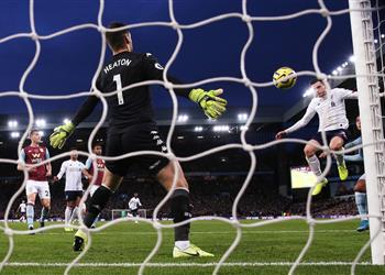 روبرتسون والدي سيشعر بالدهشة عندما يرى هدفي في مباراة ليفربول وأستون فيلا