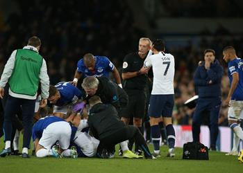 نجوم إنجلترا بعد إصابة أندريه جوميز حادث مروع وسون لا يستحق الطرد