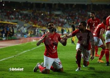 بالفيديو لاعبو الأهلي الدوليون يغادرون معسكر الإمارات للانضمام إلى منتخب مصر