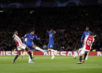 بالفيديو الـVAR يحرم تشيلسي من فوز قاتل أمام أياكس في مباراة الأهداف العكسية والبطاقات الحمراء