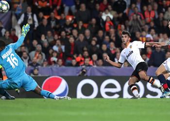 بالفيديو فالنسيا يحو ل هزيمته لفوز برباعية أمام ليل في دوري أبطال أوروبا