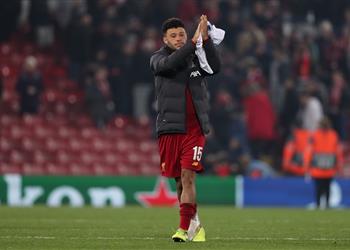 تشامبرلين صدارتنا للمجموعة في دوري الأبطال أمر جيد قبل مواجهة مانشستر سيتي الكبيرة