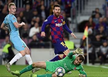 حارس سلافيا براج ينتقد ميسي وبرشلونة ويتحدث عن تير شتيجن وجائزة الختام