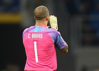 فيديو ووكر يحرس مرمى مانشستر سيتي بعد طرد برافو وإصابة إيدرسون أمام أتالانتا