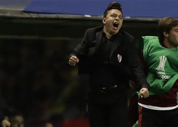 مدرب تشيلي السابق جالاردو مدير ا فني ا لـ برشلونة ديسمبر المقبل