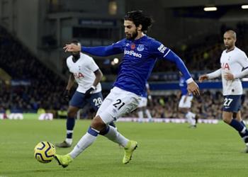 رغم إصابته الخطيرة مدرب إيفرتون أندريه جوميز يمكن أن يشارك مجدد ا هذا الموسم