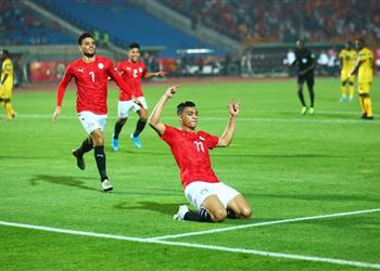 مصر ضد مالي عماد متعب يعدد مميزات مصطفى محمد بعد تسجيله الهدف الأول