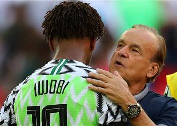 صورة روهر يدعم منتخب نيجيريا الأولمبي أمام كوت ديفوار في أمم إفريقيا تحت 23 سنة