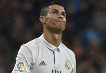 تصريحات أسطورة ريال مدريد كريستيانو سيكون سعيدا إذا أحرز الأهداف وأرشحه للفوز بالكرة الذهبية