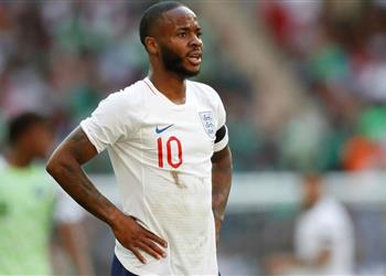 بعد شجاره مع جوميز بسبب مباراة ليفربول ومانشستر سيتي استبعاد ستيرلينج من منتخب إنجلترا