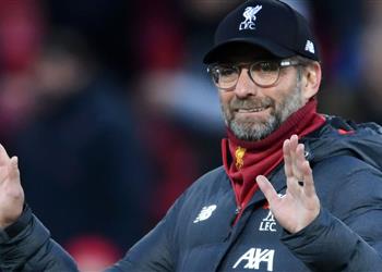 إكسبريس كلوب يحسم موقفه من التعاقد مع بديل محمد صلاح وماني في يناير