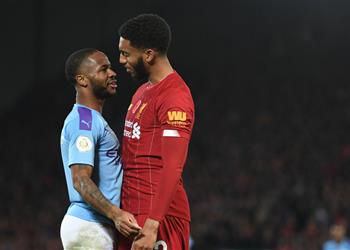 والد جوميز يدافع عن ستيرلينج ويؤكد فخور برد فعل نجلي