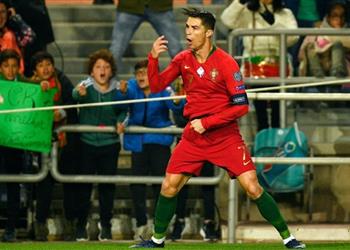 بالفيديو هاتريك رونالدو يقود البرتغال لفوز عريض على ليتوانيا بسداسية نظيفة