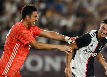 لاجازيتا بوفون وبونوتشي اجتمعا بـ كريستيانو رونالدو لحل أزمته مع ساري